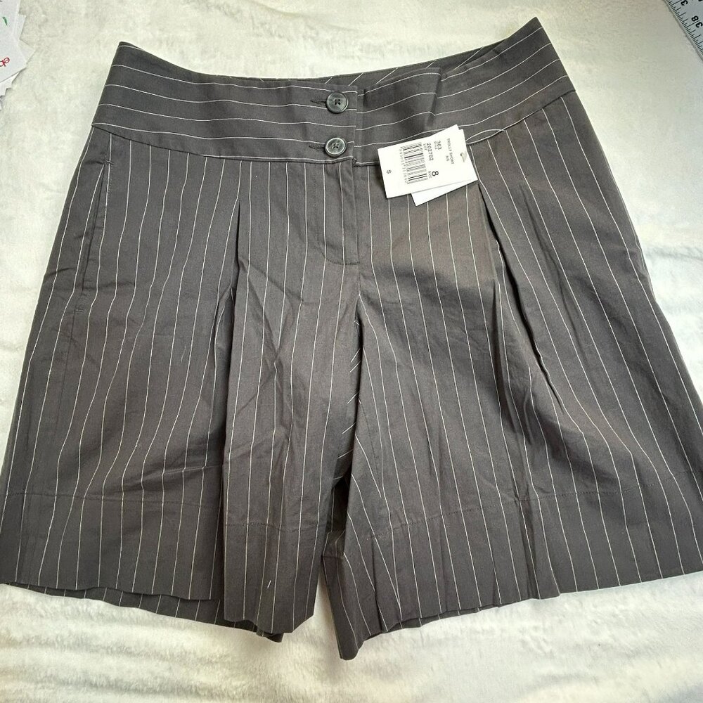 Cabi Women's Trolly Pinstripe High Rise Pleated Casual Bermuda Short Black 8 NWT